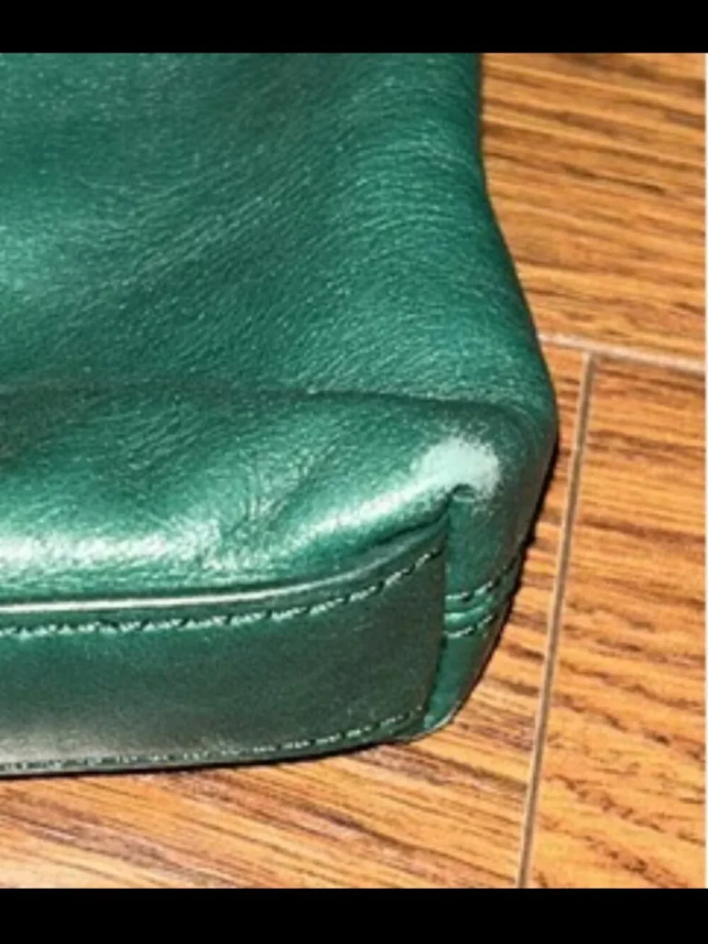 Tory Burch Emerald Green Gold Hardware Leather 3 way Magnetic Closure Shoulder